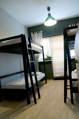 Хостелы Corner Hostel Вроцлав Кровать в общем номере с 4 кроватями-2